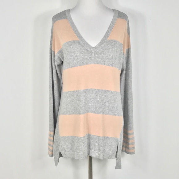 Vince Camuto Sweaters - Vince Camuto Gray and pink sweater size small